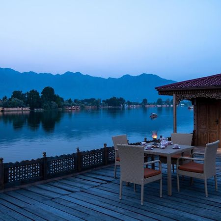 Mascot Houseboats Hotel Srīnagar Exterior foto