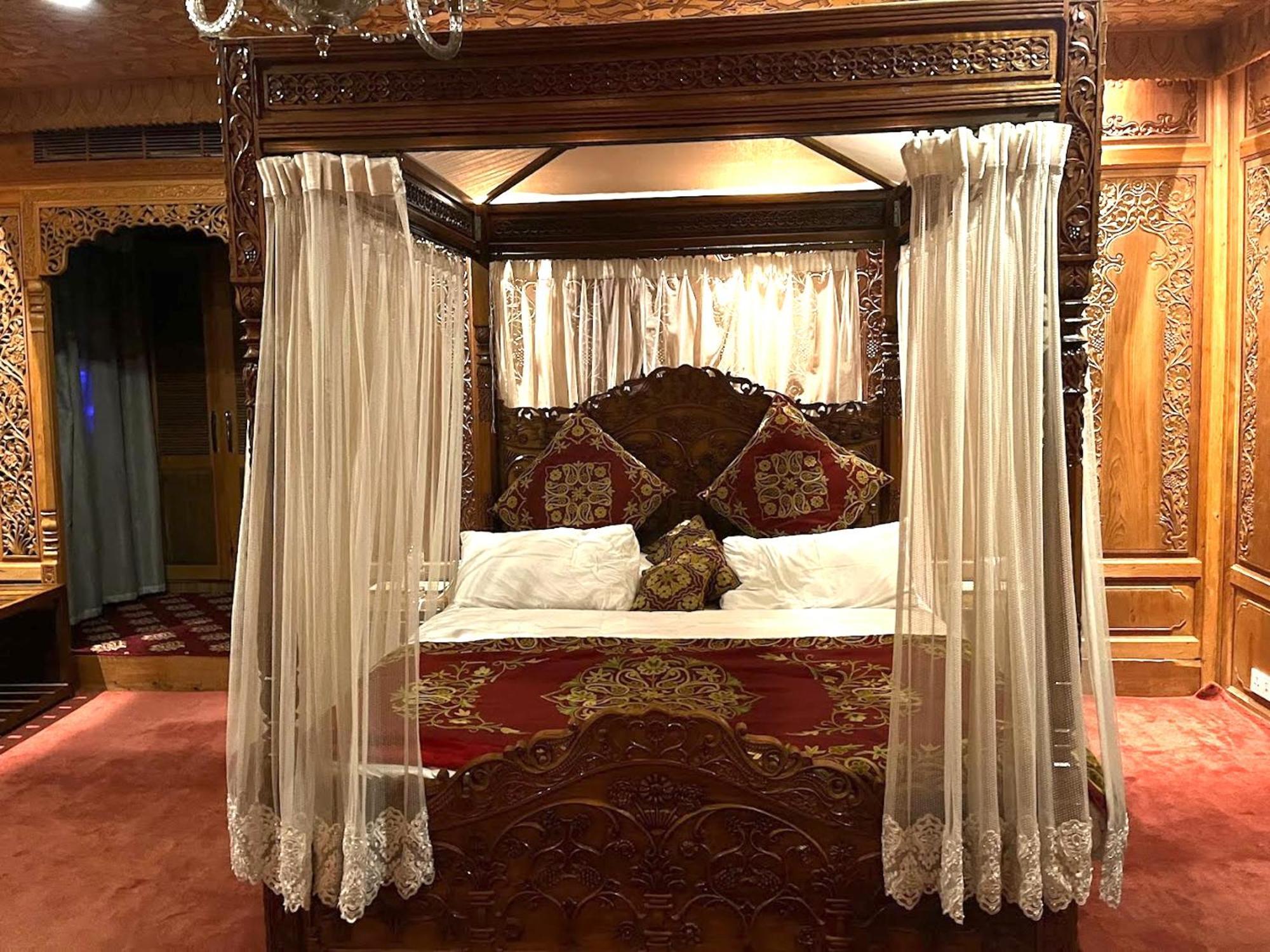 Mascot Houseboats Hotel Srīnagar Exterior foto