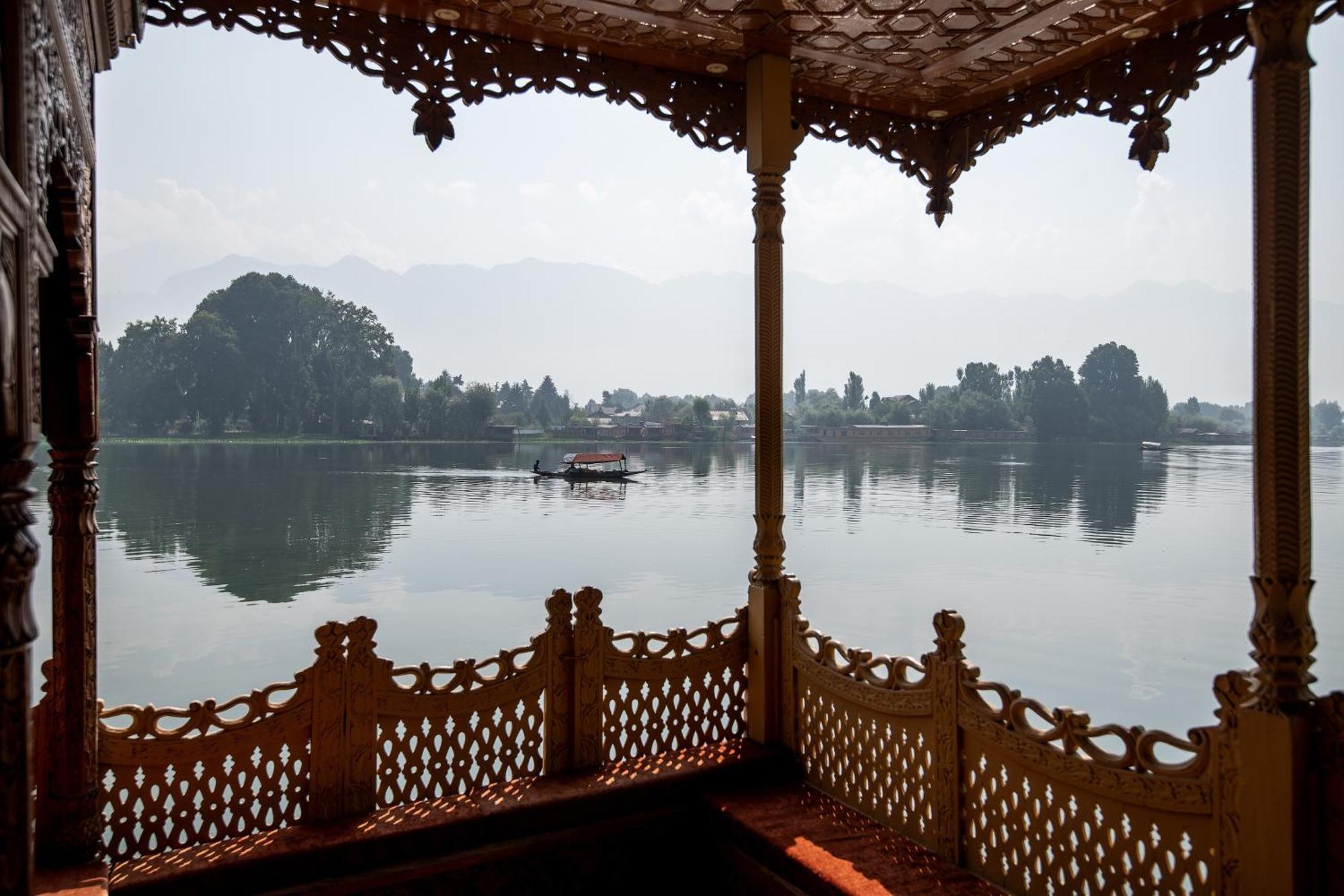 Mascot Houseboats Hotel Srīnagar Exterior foto